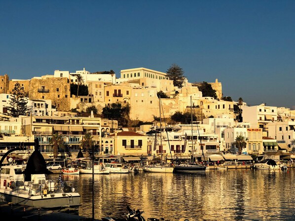 Marina - Naxos Port central apartment 3 min to the beach (494F+XXV Naxos, Greece)