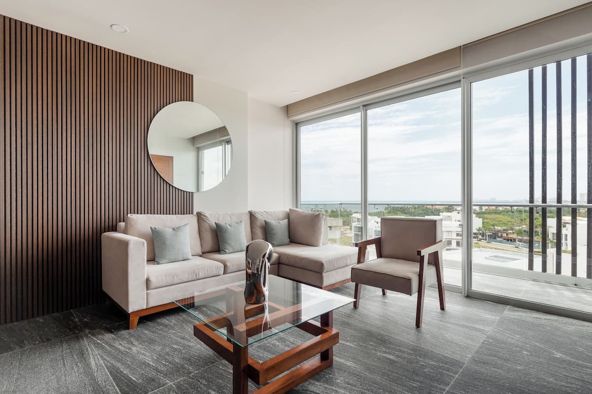 Luxury Apartment, 4 Bedrooms, Balcony, Sea View | Living area | TV