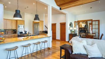 Smart TV, lareira, monitores de computador, impressoras