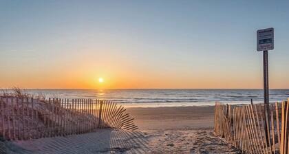 Cozy Crest Beachfront Condo