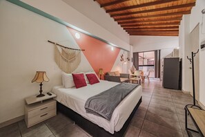 1 bedroom, internet, bed sheets