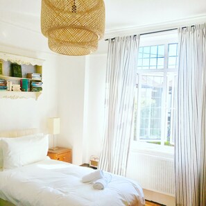 2 soverom og reiseseng for barn