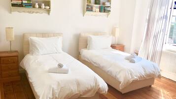 2 bedrooms, travel crib