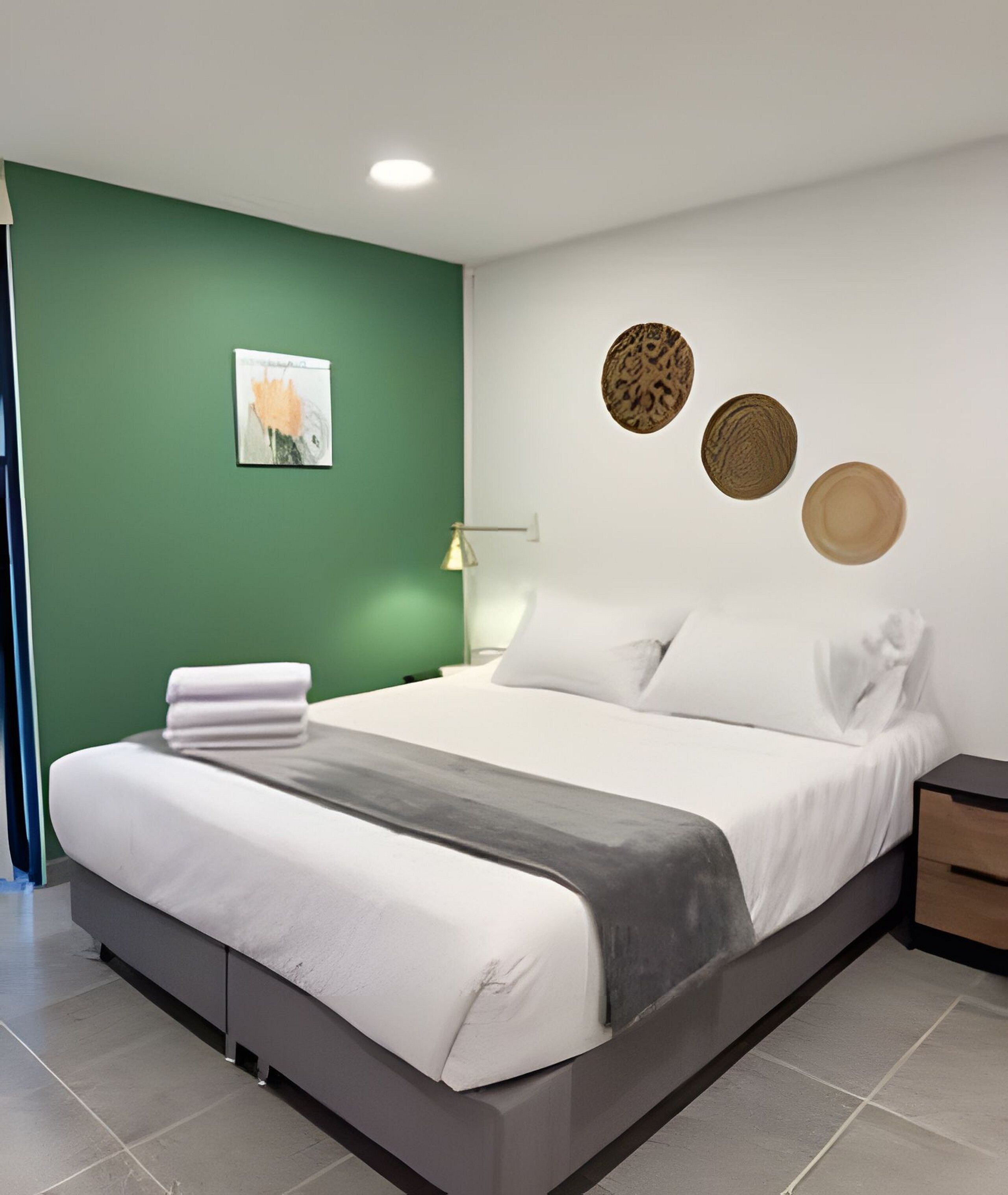 1 bedroom, internet, bed sheets