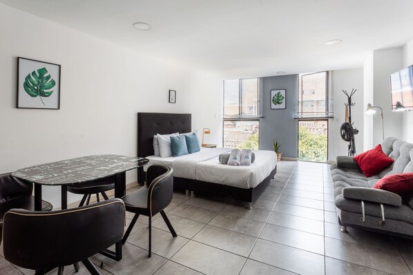 1 bedroom, iron/ironing board, internet