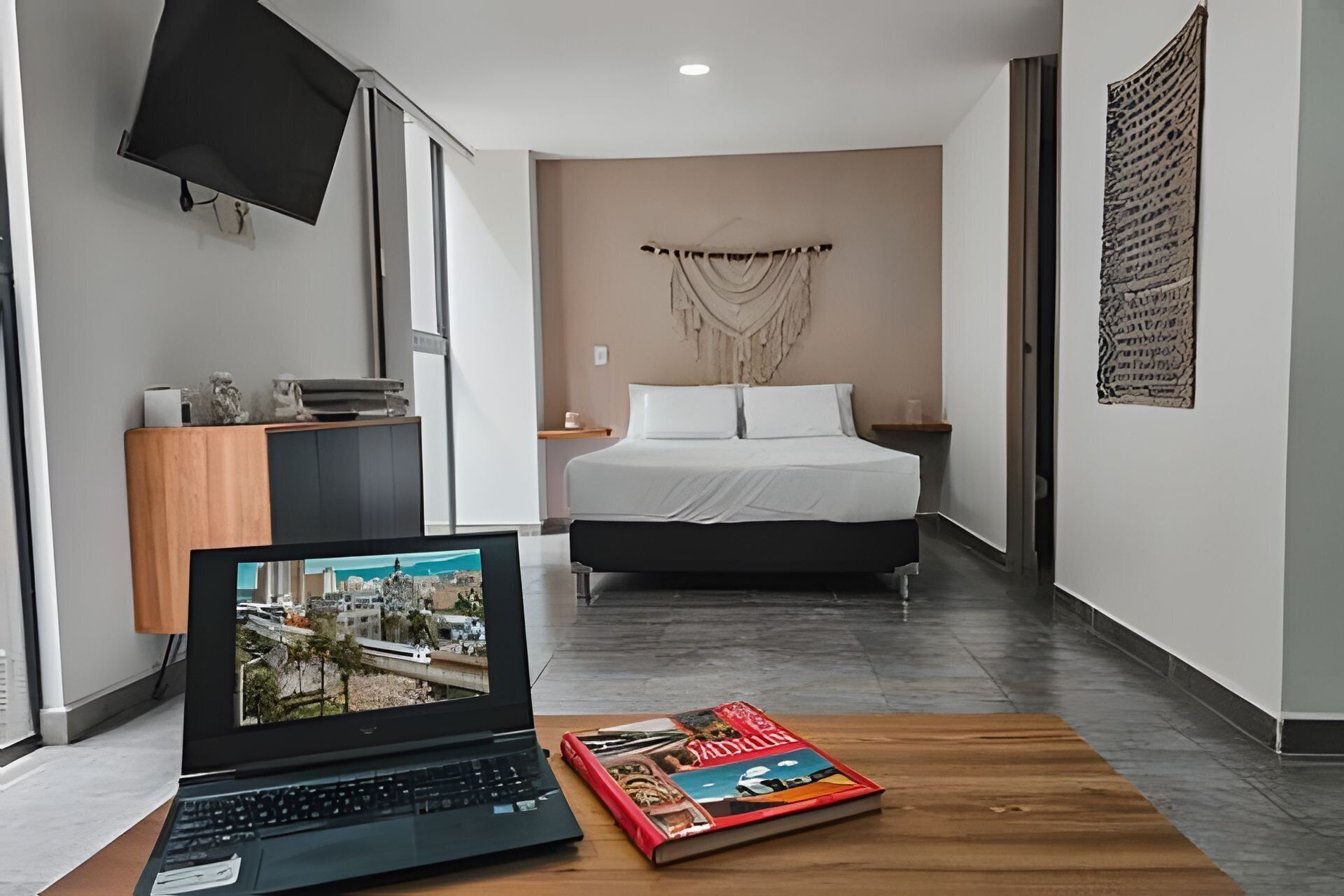 1 chambre, fer et planche à repasser, accès Internet, draps fournis