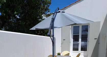 Privileged location, calm and bright, 800 meters from the beach