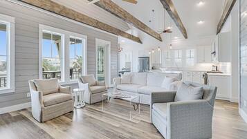 House (5 Bedrooms) | Interior