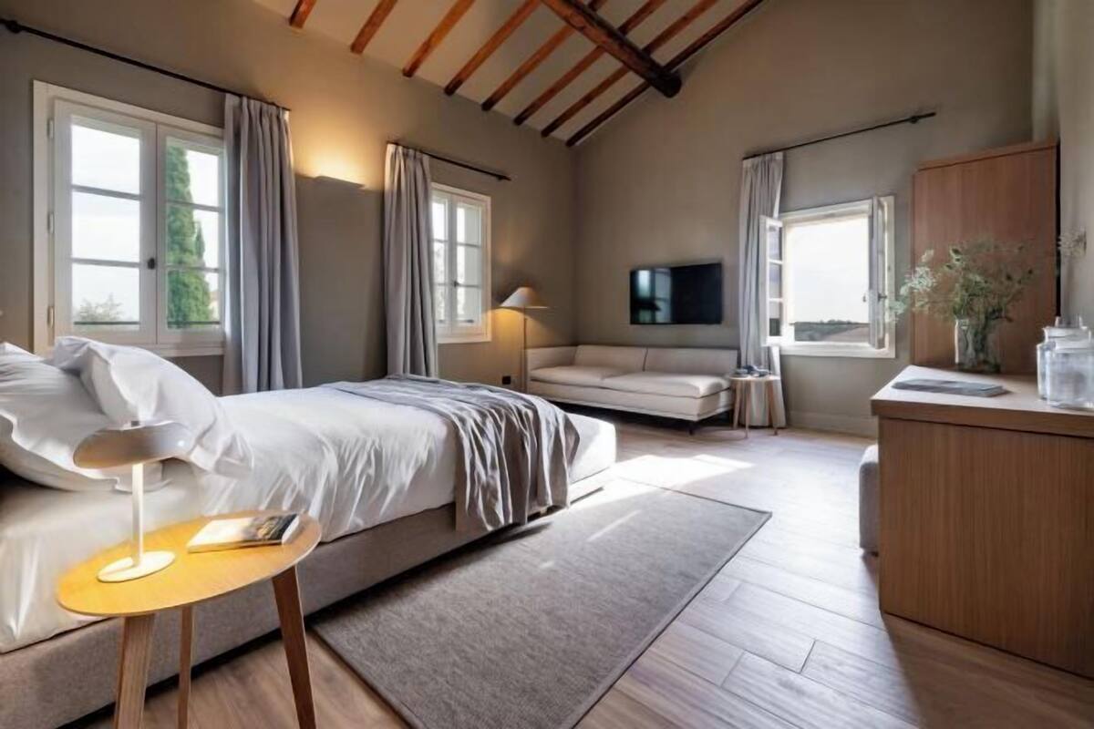 1 bedroom, premium bedding, down duvets, minibar