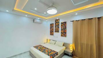 4 habitaciones, tabla de planchar con plancha, wifi y ropa de cama