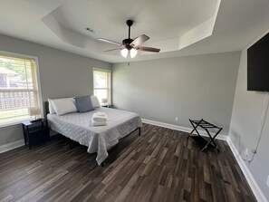 3 間睡房、熨斗/熨衫板、Wi-Fi、床單