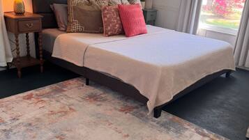 3 habitaciones, tabla de planchar con plancha, wifi y ropa de cama