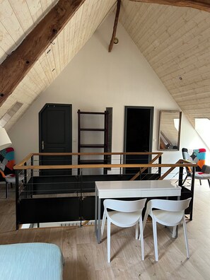 3 bedrooms, WiFi, bed sheets - House on the Cancale/Mont-Saint-Michel coastline, ideal for families. (Le Vivier-sur-Mer)