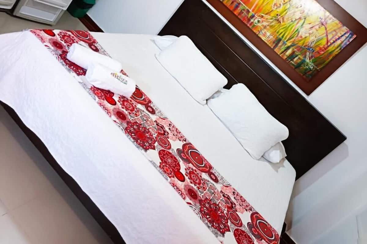 Habitación doble estándar, vista al jardín | Escritorio, wifi gratis y ropa de cama
