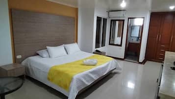 Habitación doble superior | Escritorio, wifi gratis y ropa de cama