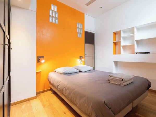 1 quarto, ferros/tábuas de passar roupa, Wi-Fi, roupa de cama