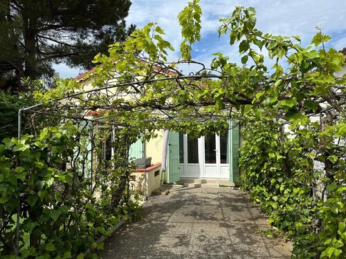 Jolie maison portuaire avec jardin