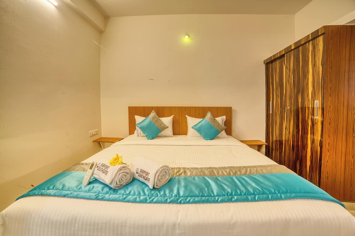 Premium suite, 1 slaapkamer, uitzicht op stad | Een strijkplank/strijkijzer, gratis wifi