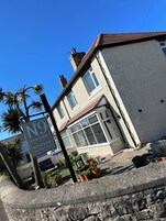 Egyptian cotton sheets, desk