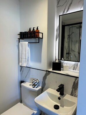 Double or Twin Room, Ensuite | Egyptian cotton sheets, desk - Nine King Street Room Only Accomodation (Seahouses)