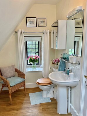 Double Room (Highgrove) | Bathroom
