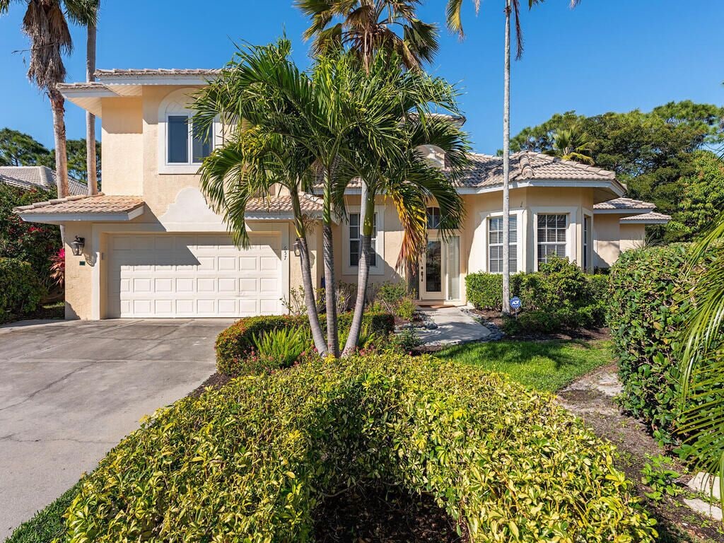 Wonderful villa in North Naples, 1 mile from the beach with private pool