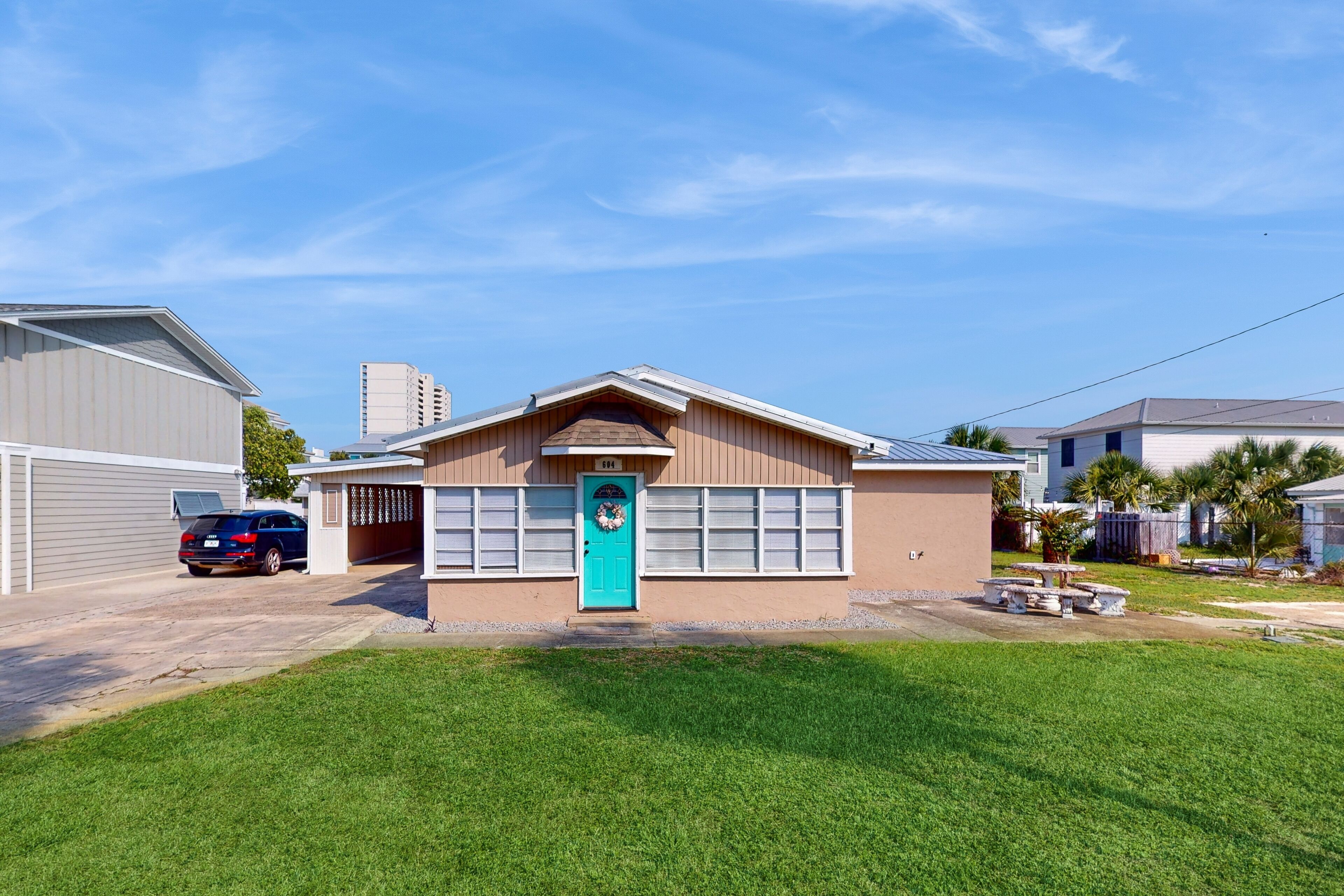Gorgeous private home, great for families and close to beach