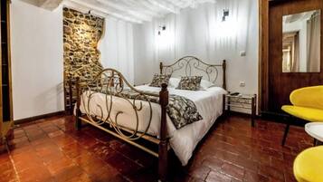 1 chambre, bureau, fer et planche à repasser, Wi-Fi