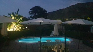 Outdoor pool - Villa Aurora - Apartment in villa with pool (Bagheria)