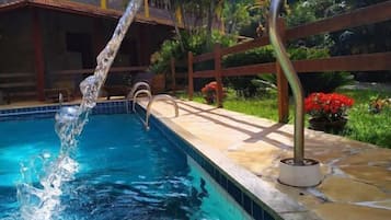 Air terjun kolam renang