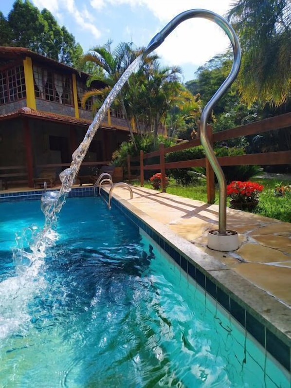 Pool waterfall - VILLA MIA (Petrópolis)
