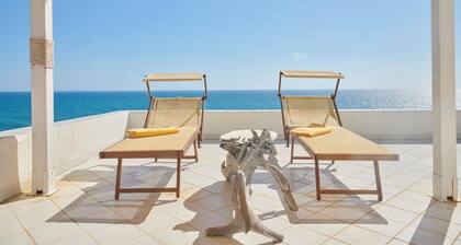 Isola di Eea Charming Bed and Breakfast , Rooms With Access to the Sea