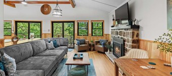 Summit Shores Tranquil Escape Designed for Groups w/ Hot Tub, Fire Pit + Game Room