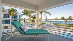 Interior - Rate Discounts! Beachside Home, Pool + Ocean Views Beach Haven by Avantstay (Fort Lauderdale)