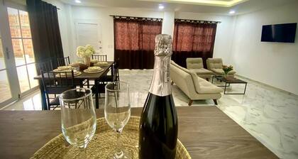 Espaciosa y Comoda Casa en Frente de la Plazajazz