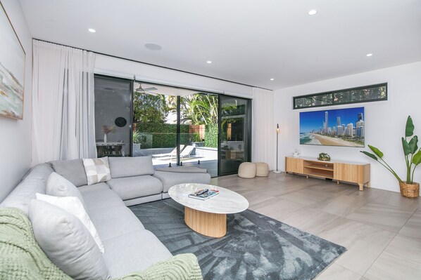 Smart TV, offices