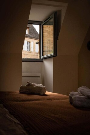 2 slaapkamers, een strijkplank/strijkijzer, wifi, beddengoed