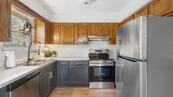 Fridge, microwave, oven, dishwasher