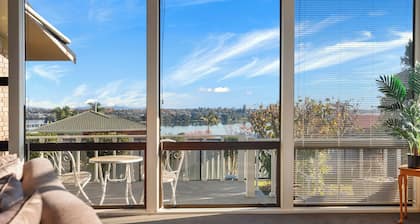 Hill Top House - Tauranga Holiday Home