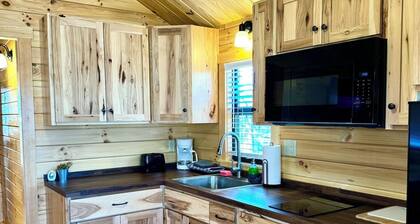 Walking Distance to Lake James: Private Resort Amenities