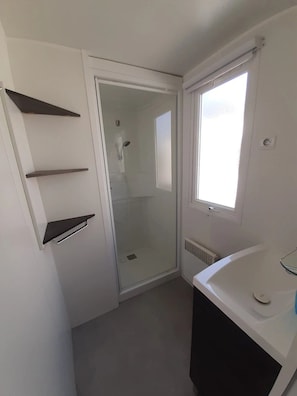 Unclassified image, 4 of 21, button