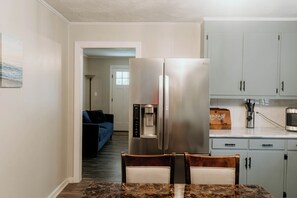 Interior - Beautiful Country House! (Kings Mountain)