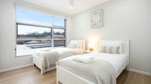 5 habitaciones, tabla de planchar con plancha, cuna de viaje y wifi