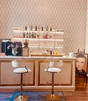 Chambre, 1 chambre, fumeur, balcon | Bar (sur place)