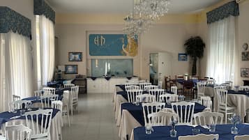 Room, 1 Bedroom, Smoking, Balcony | Banquet hall