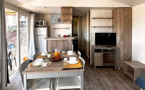 Unclassified image, 5 of 19, button - Camping 5 étoiles - Parc aquatique - eebaga (Le Muy)