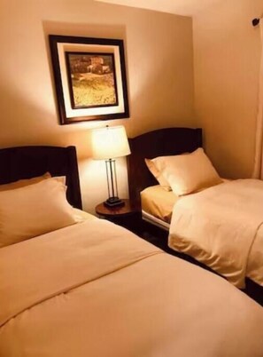 3 bedrooms, WiFi, bed sheets - 3/2.5 Beautiful Townhouse-Truist Field Atlanta 3.5 Miles (Marietta)