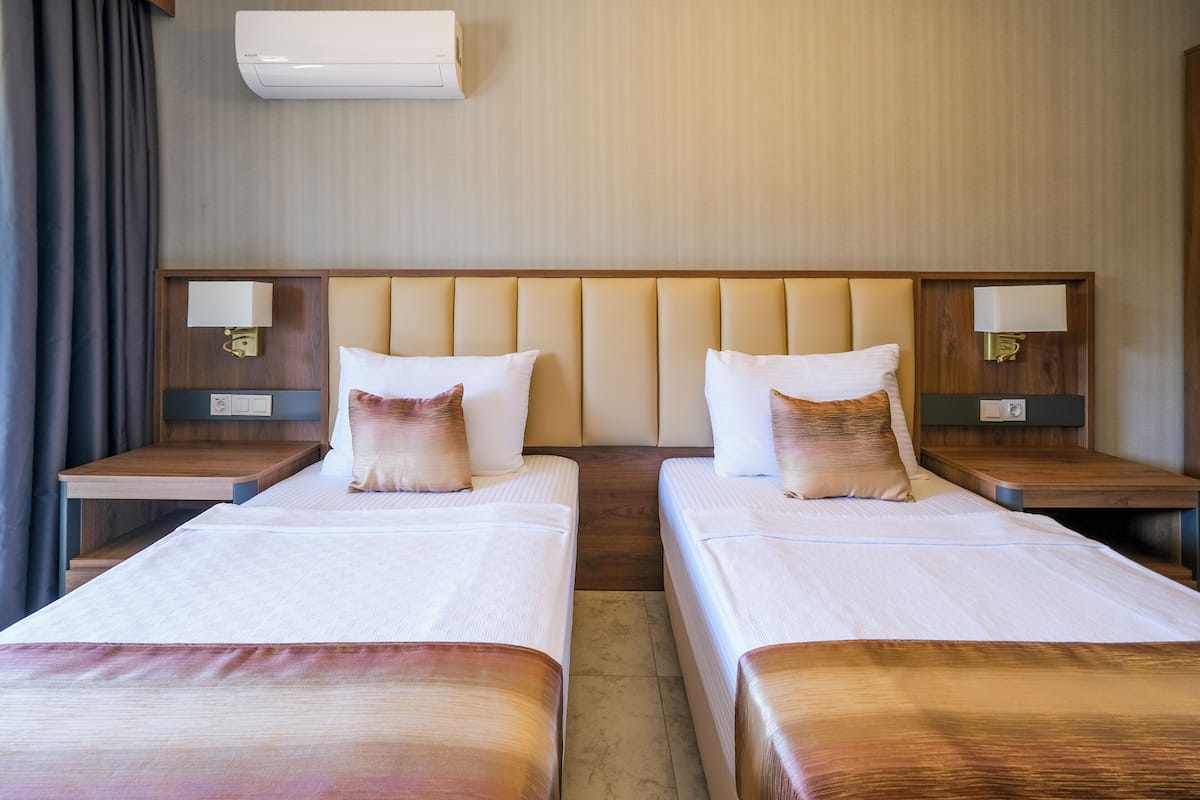 Minibar, soundproofing, iron/ironing board, free WiFi