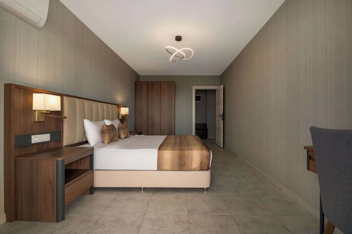 Superior Suite, Multiple Beds, Non Smoking