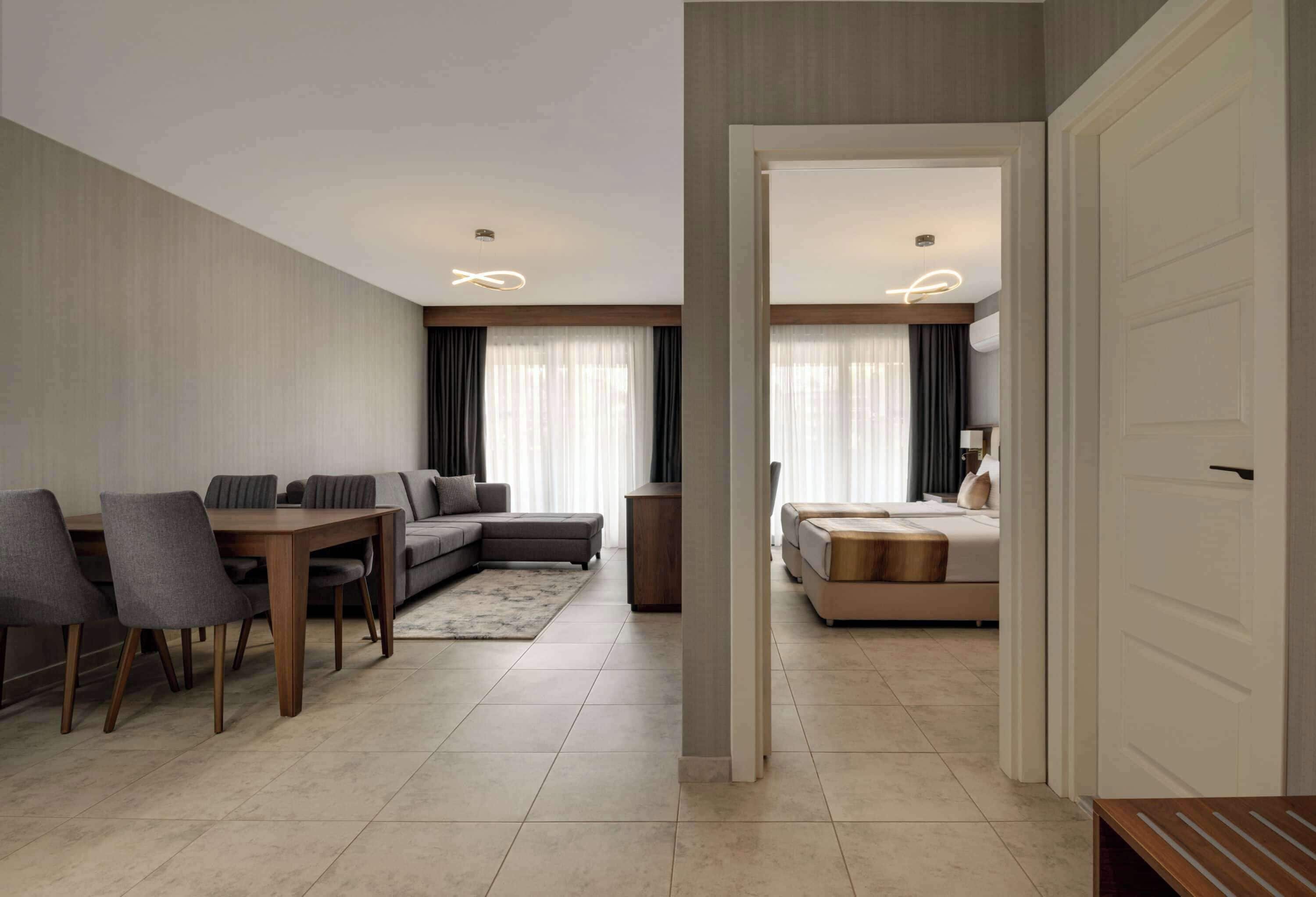 Minibar, phòng cách âm, bàn ủi/dụng cụ ủi quần áo 